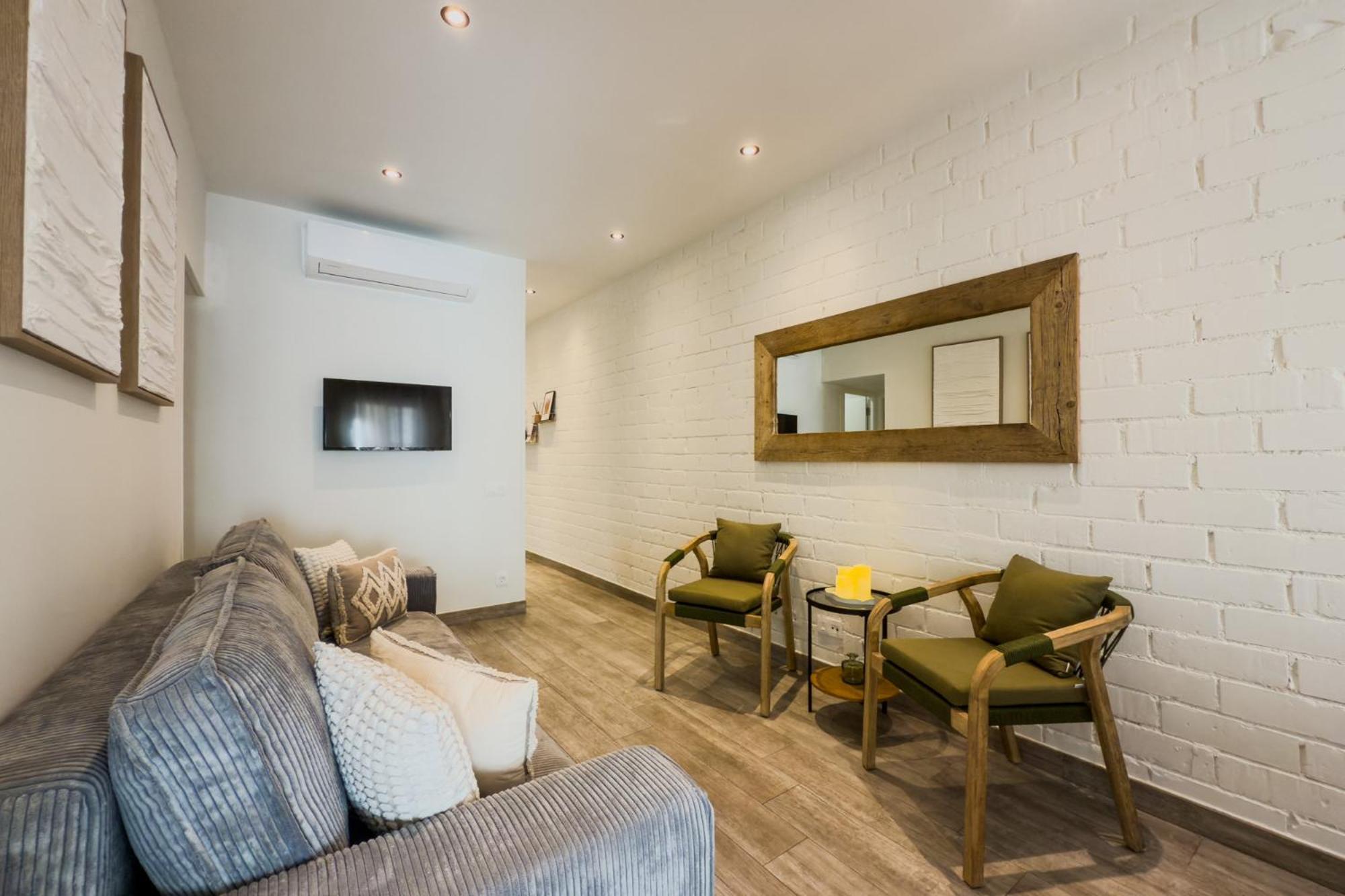 Novus Homes Barcelona Santa Eulalia L’Hospitalet de Llobregat Exterior foto